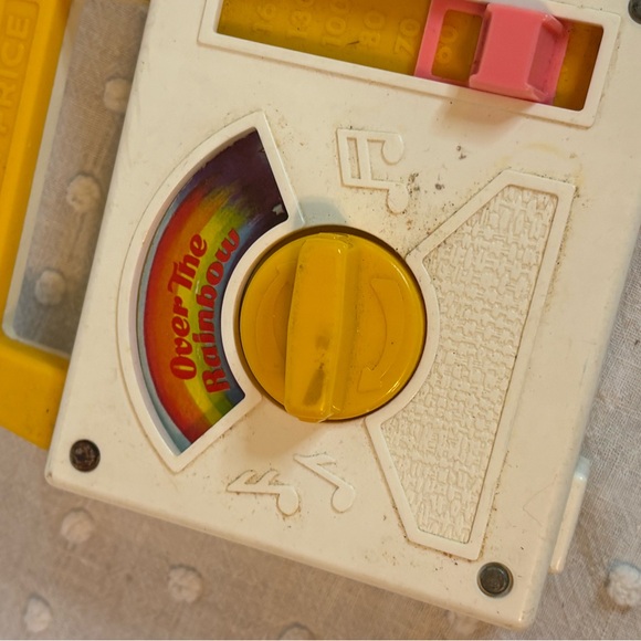 Vintage 1981 FISHER PRICE Over the Rainbow Radio Music Box Toy WORKS Windup - Picture 9 of 9
